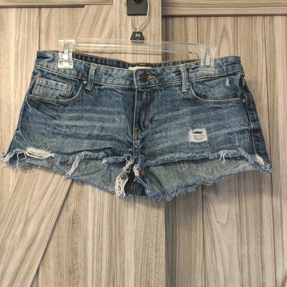 Forever 21 Women's Distressed Denim Short Shorts Size 28 - Picture 1 of 3